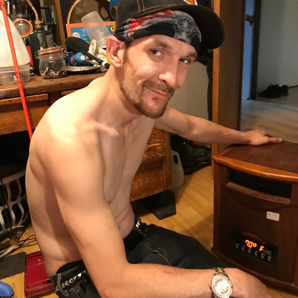 Meet your Posher, Melanie & Dylan - Picture 5 of 6